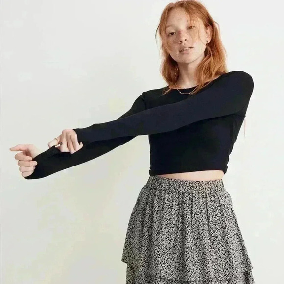 Madewell Fine Ribbed Supercrop Crewneck Long-Sleeve Tee in True Black Size XXS - Picture 1 of 6